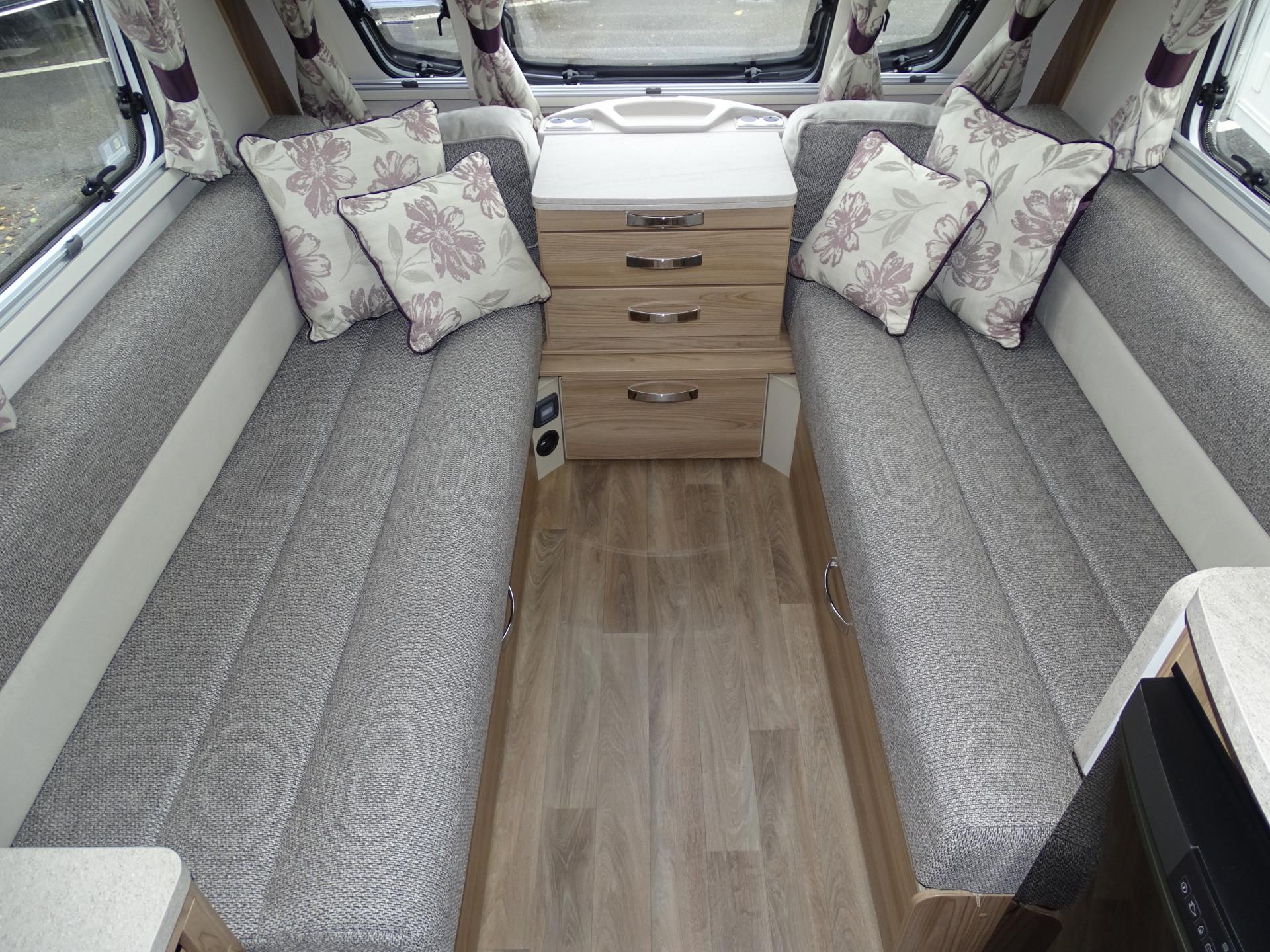 Used 2017 Swift Sprite Kudos 4402 for sale in Cheshire