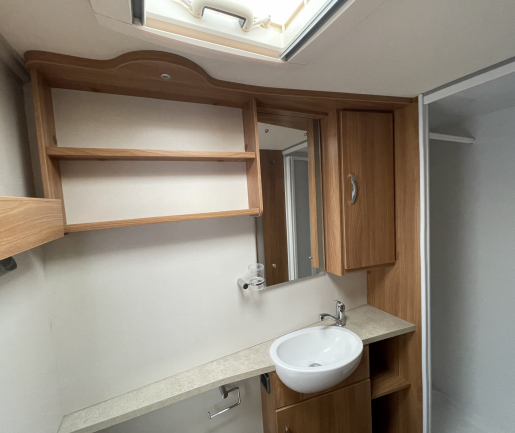 Swift Challenger 570