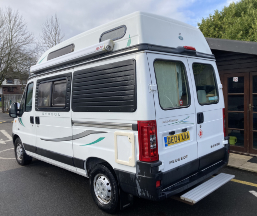 Autosleeper deals camper vans