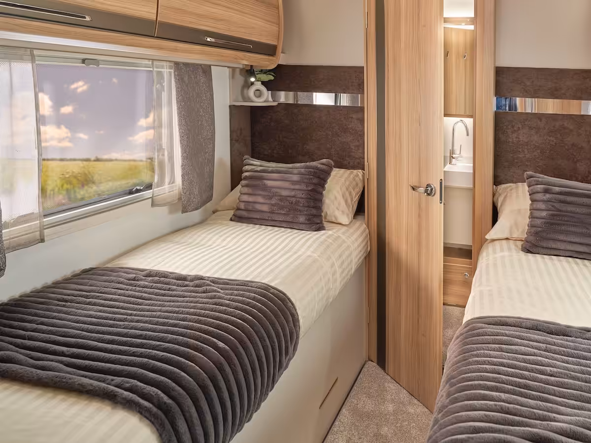2026 Bailey Unicorn Deluxe Cadiz Twin Beds Caption