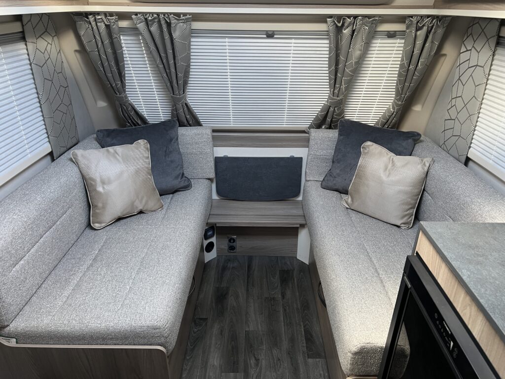 2024 Swift Ace Envoy 25268 5 Scaled