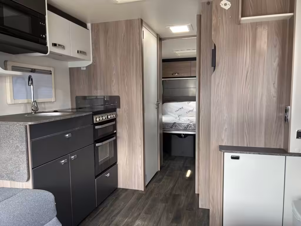 2027 Swift Challenger Grande 650 10 Scaled