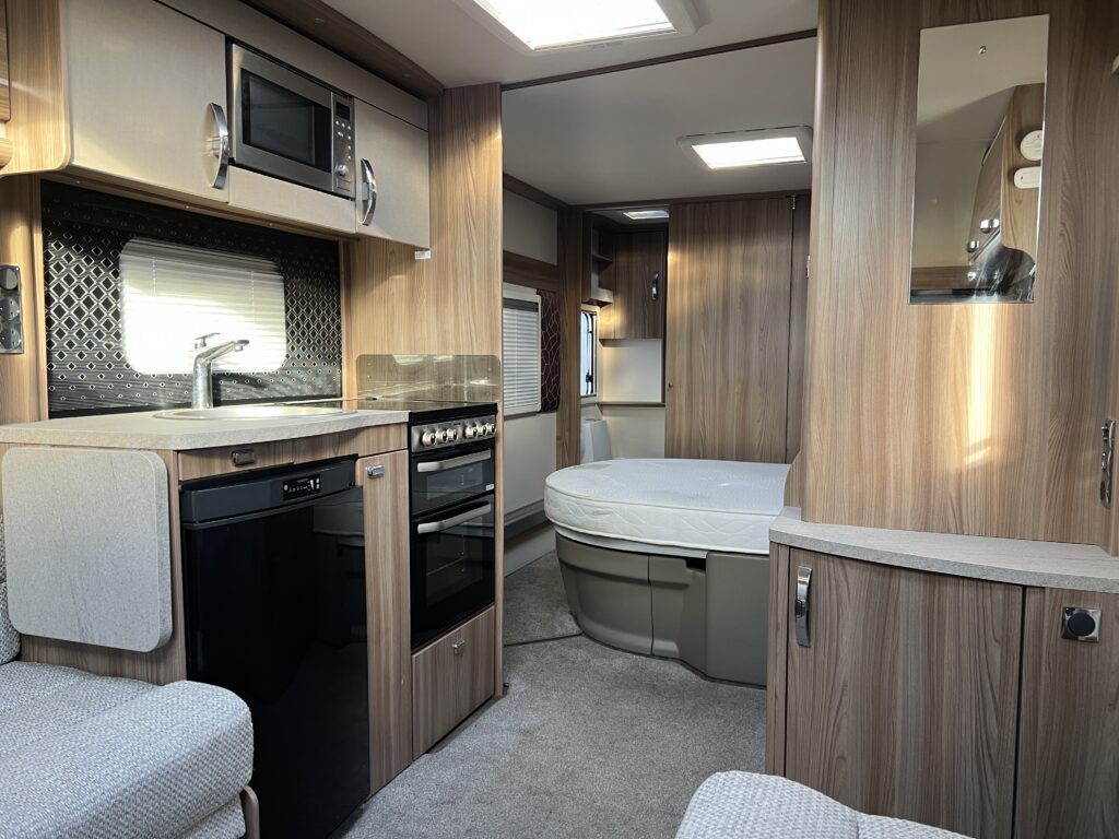 2020 Swift Challenger X 880 26025 7 Scaled