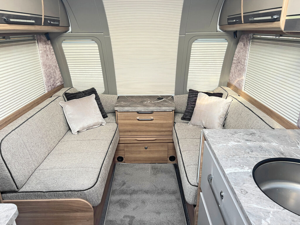 2027 Bailey Unicorn Lite Valencia NH 7 Scaled