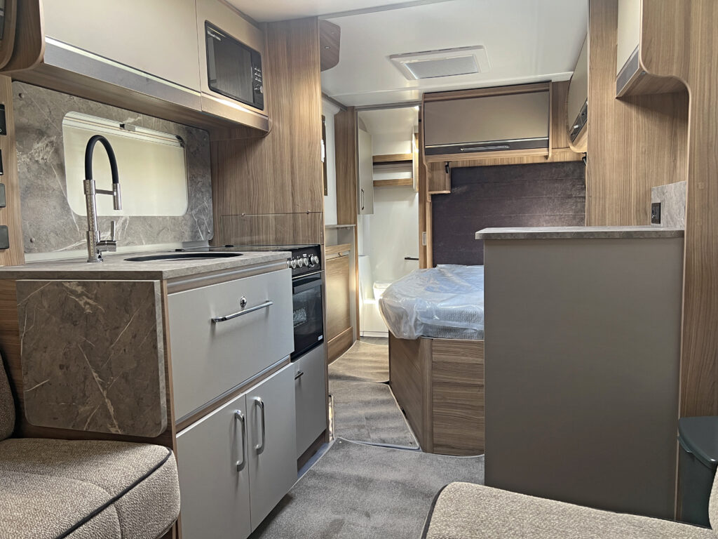 2027 Bailey Unicorn Lite Valencia NH 8 Scaled