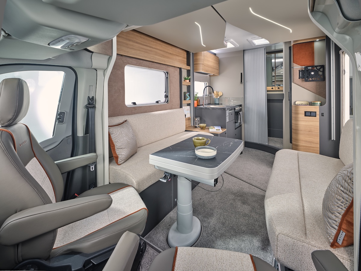 2027 Bailey Ascent Front Lounge Dining