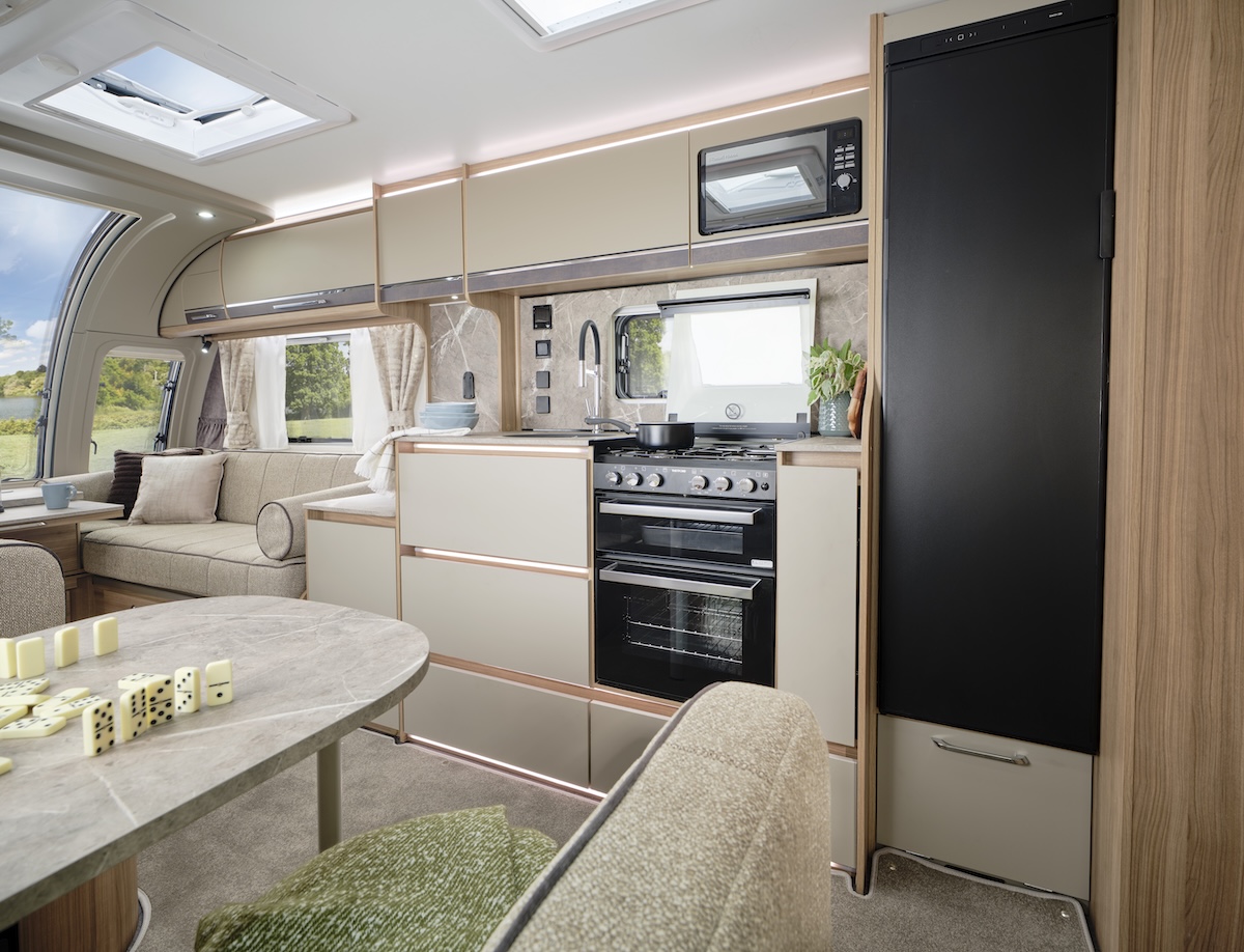 2027 Bailey Unicorn Deluxe Madrid Kitchen