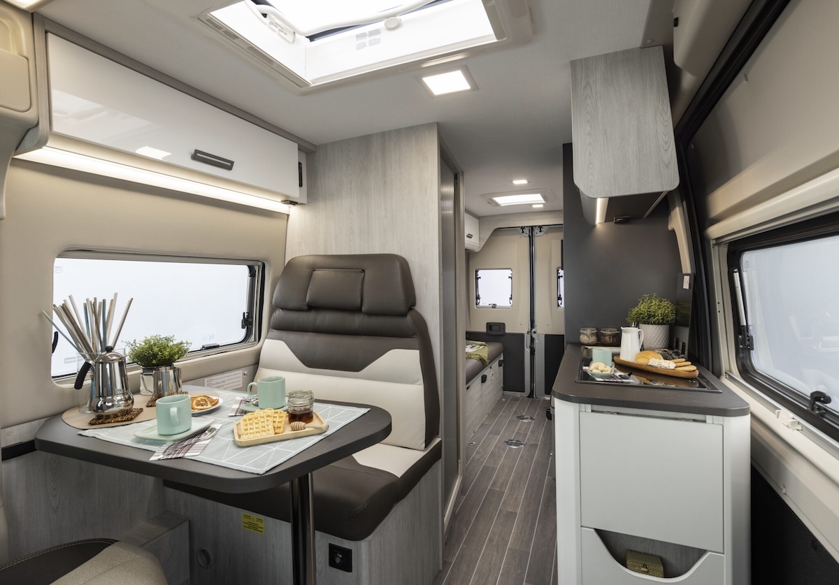2027 Roller Team Livingstone Duo Front Lounge