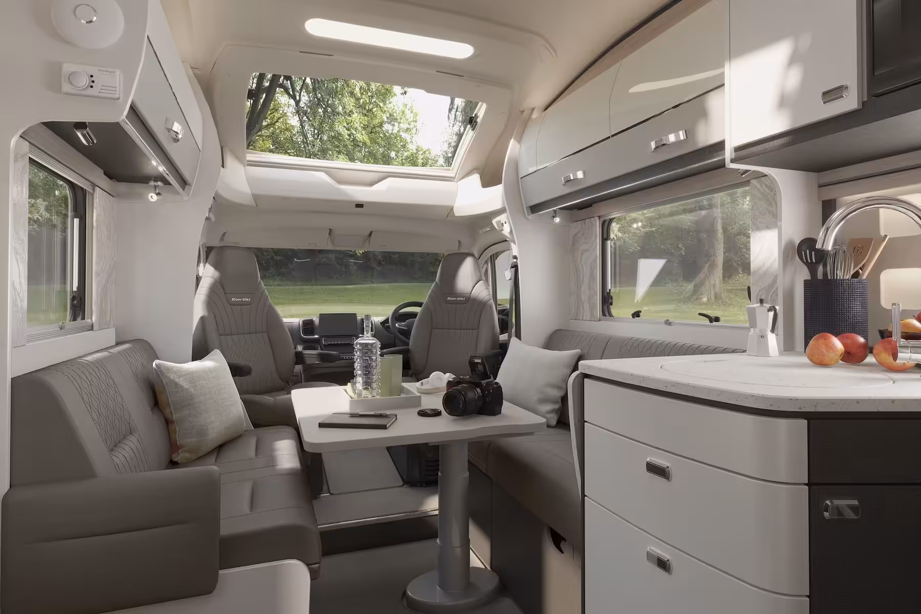 2026 Kontiki 784 Front Lounge 1920x1920 1