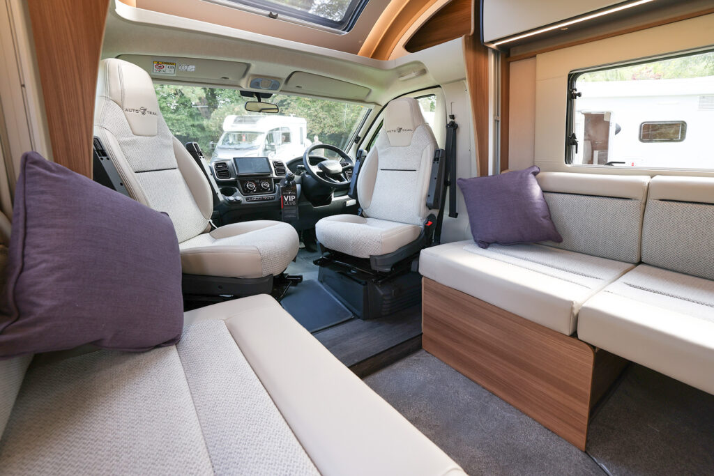 Imgi 6 Imala 736G 1 1