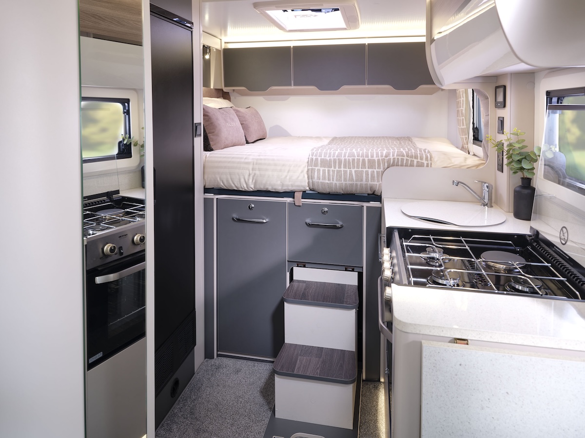 2026 Bailey Alora Traverse Bed And Kitchen