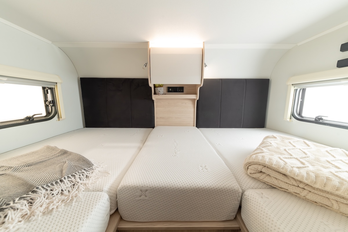 2026 Elddis Autoquest Apex 194 Twin Beds