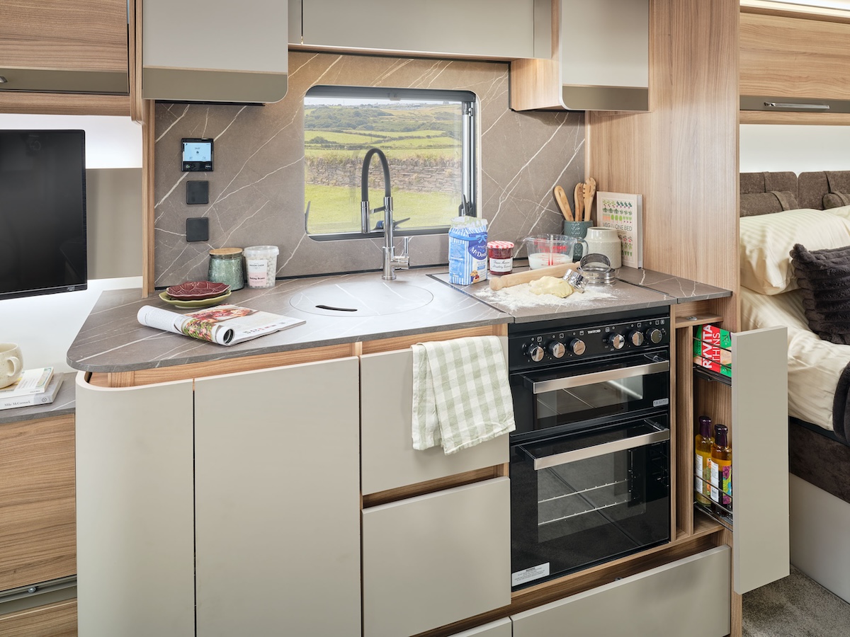 2026 Alicanto Grande Alvor Kitchen