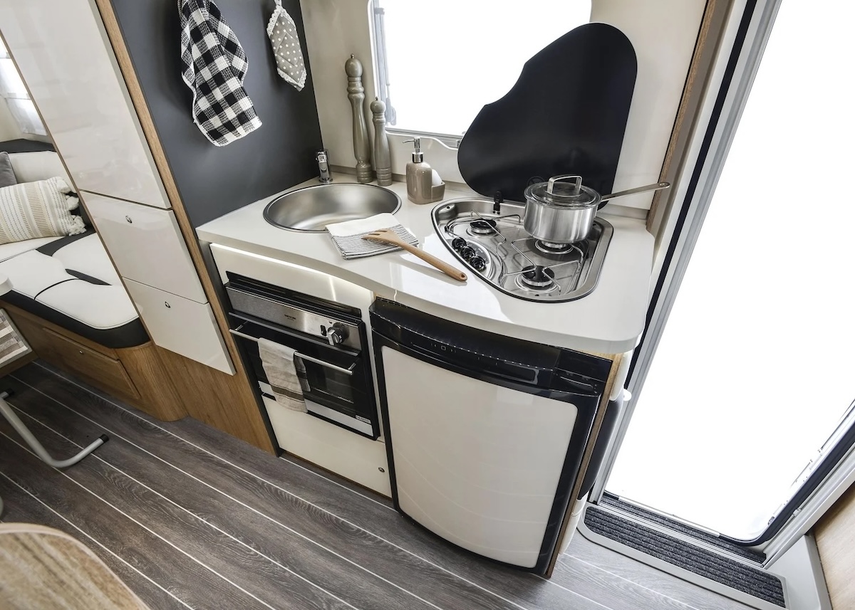 2026 Roller Team Auto Roller 747 Kitchen Caption
