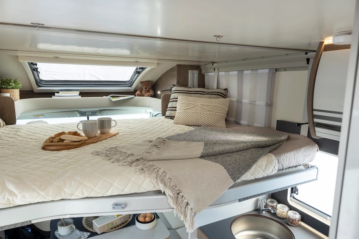 2026 Roller Team T Line 750 Dropdown Bed Caption