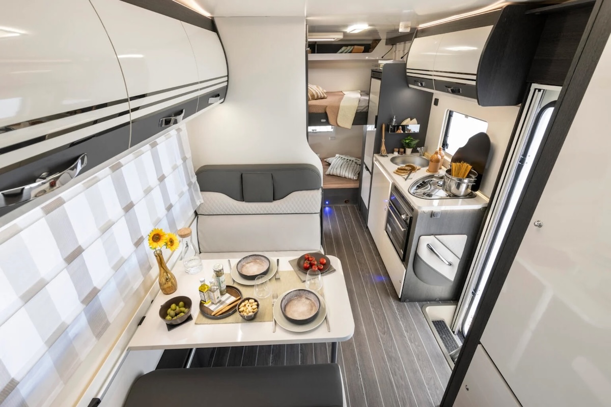 2026 Roller Team Zefiro 675 Lounge Kitchen Bedroom View