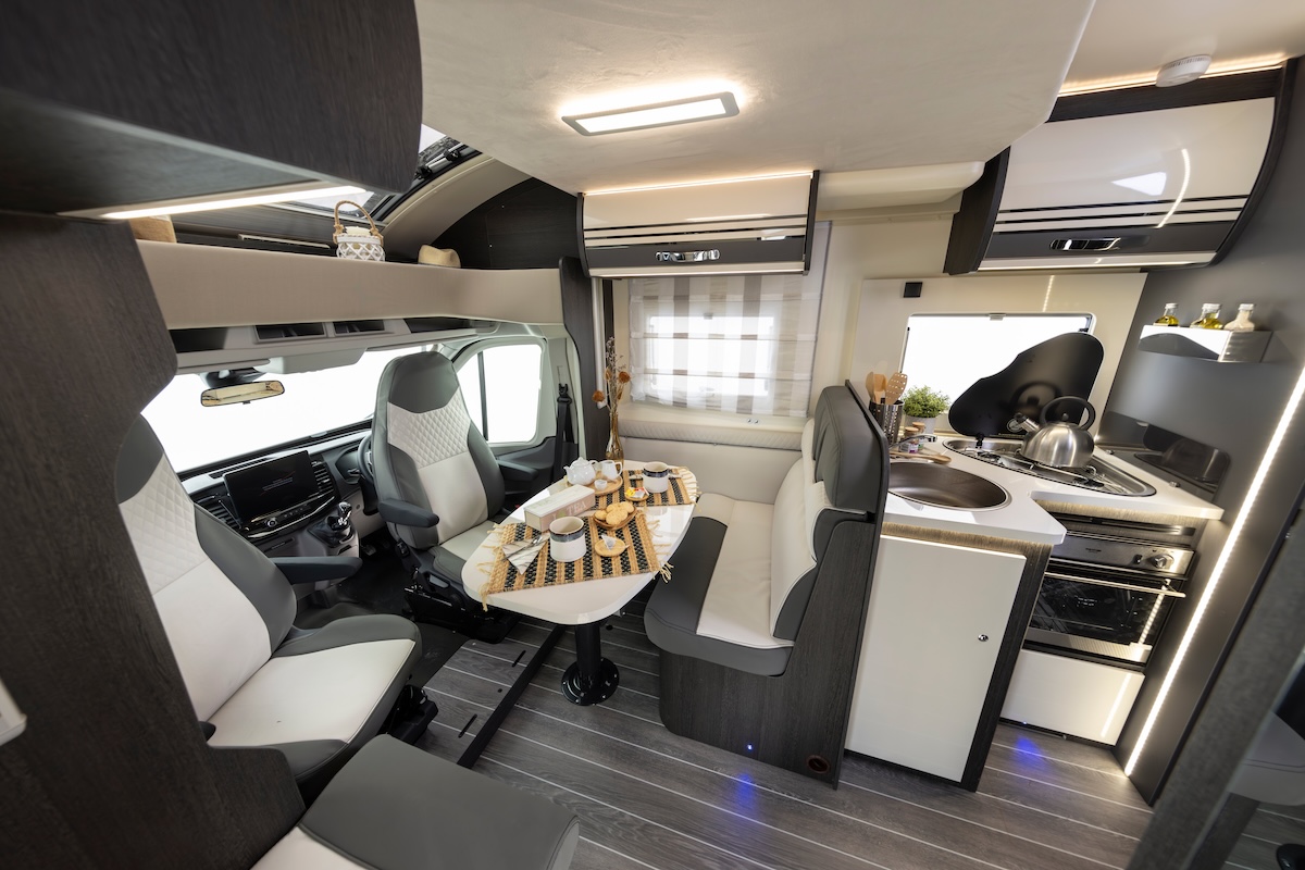 2026 Roller Team Zefiro 685 Lounge Kitchen