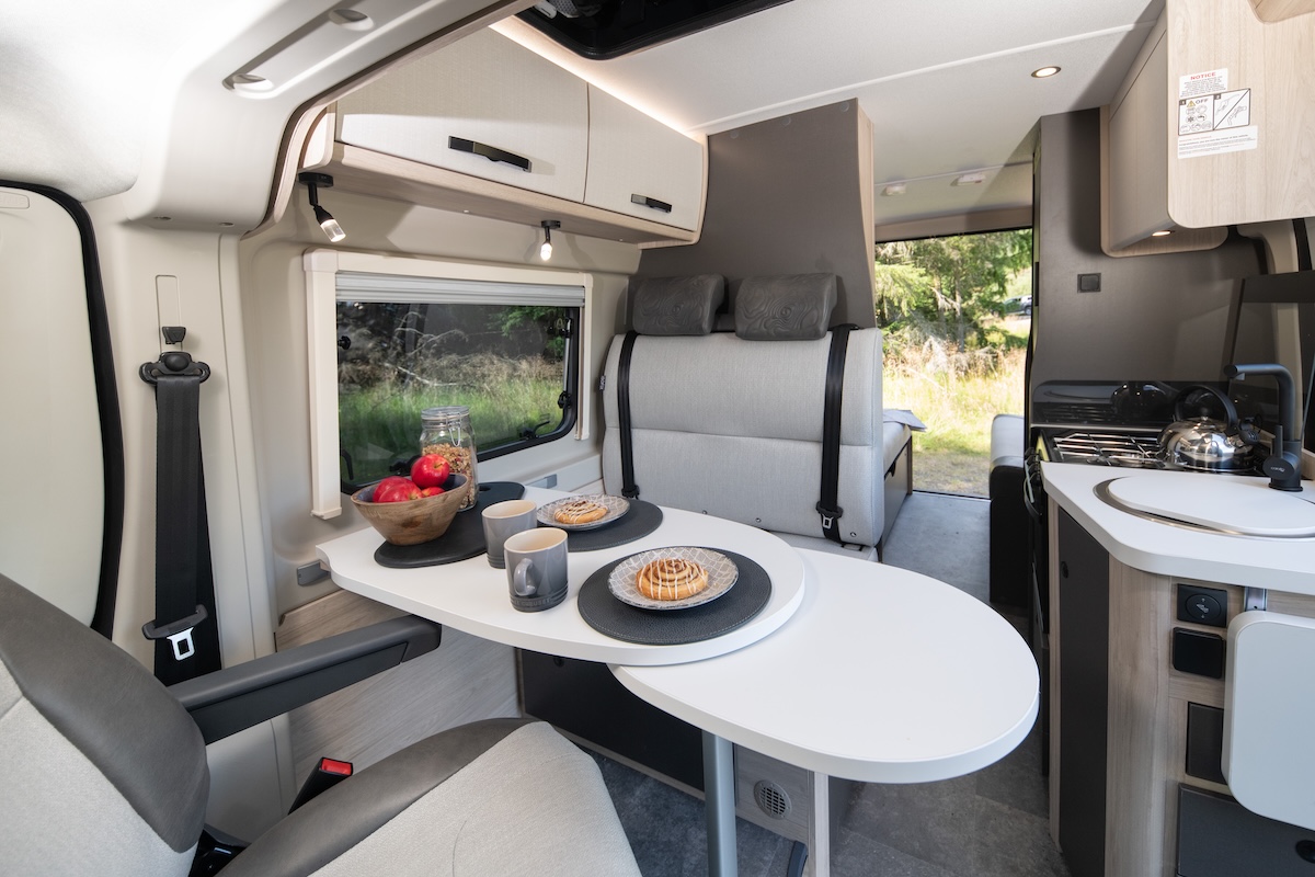 2026 Xplore Cvx8 Front Diner