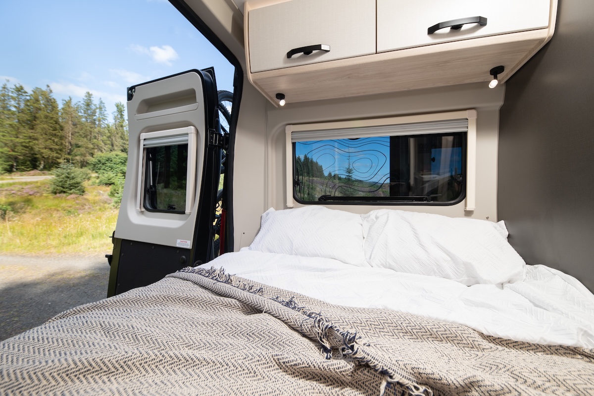 2026 Xplore Cvx8 Transverse Bed