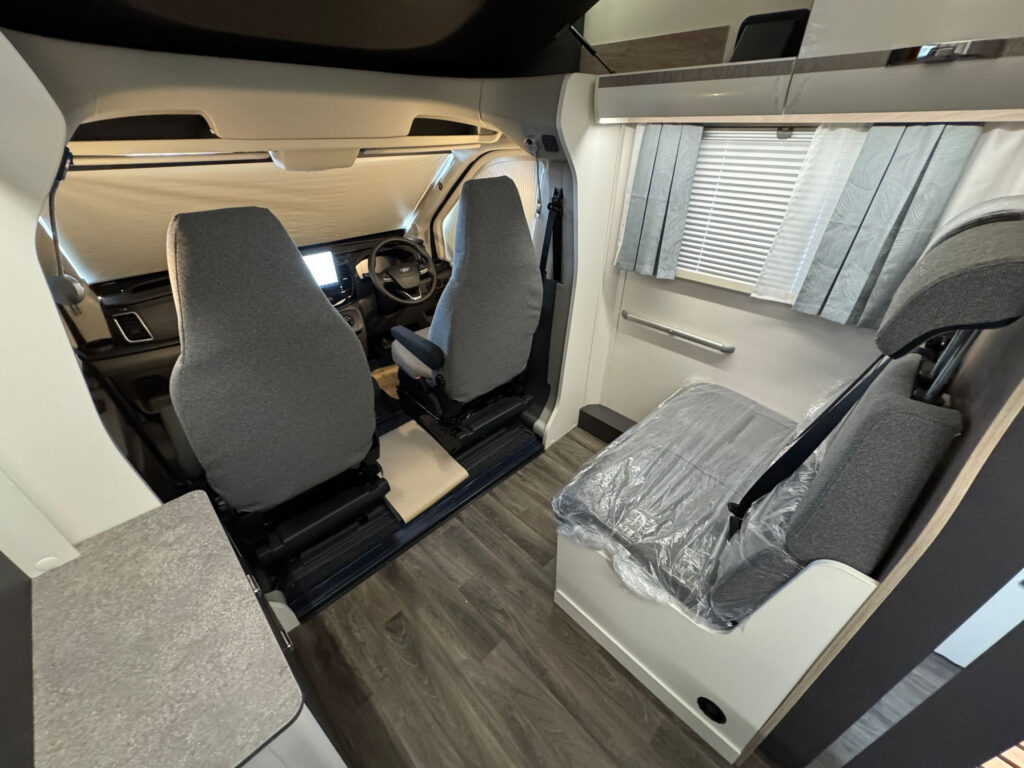 22259 22259 Voyager 494 16