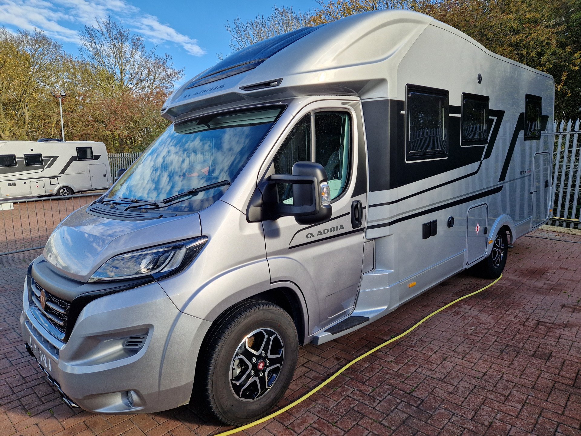 23052 20251104 112448