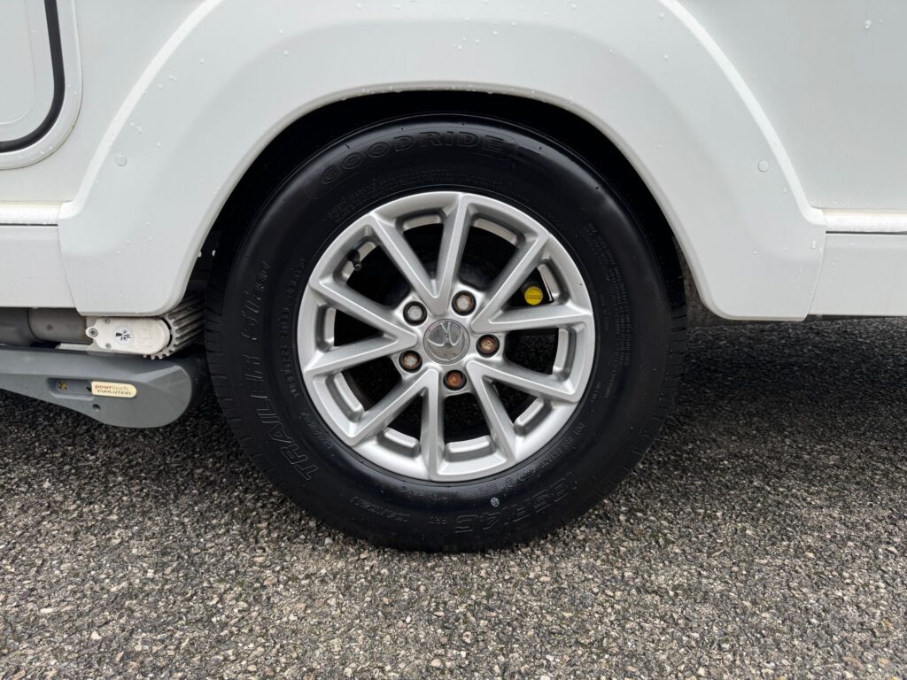 579b8a32 2343 40ee 88a8 A8910376d20f