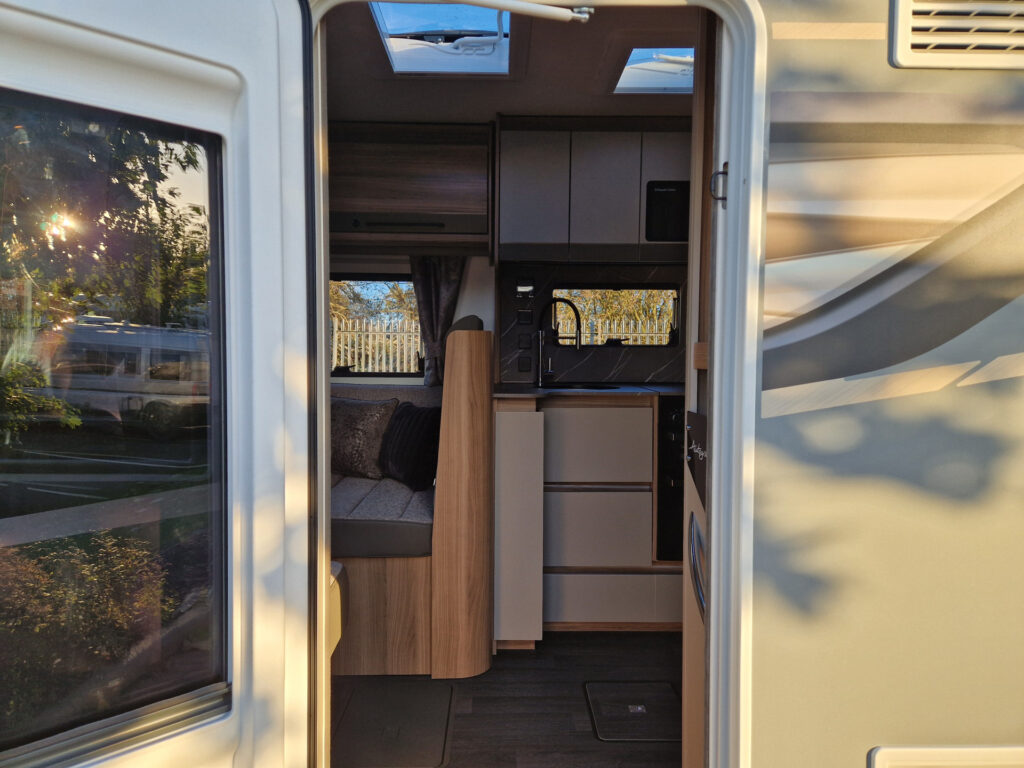 23288 20251125 150101