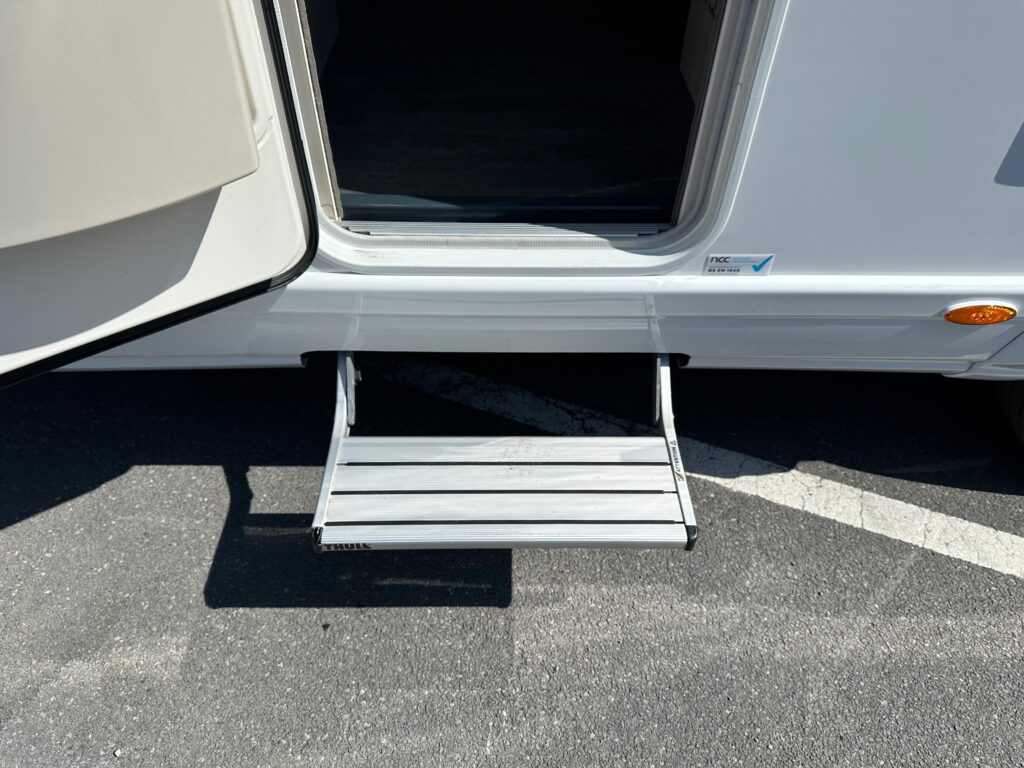 2022 Auto Trail Tribute F68 23073 2 Scaled