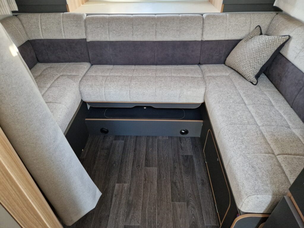 20251126 111358 Scaled