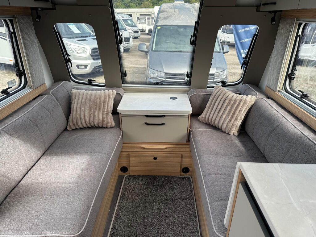 2026 Bailey Phoenix 440 Black Edition 25284 11 Scaled