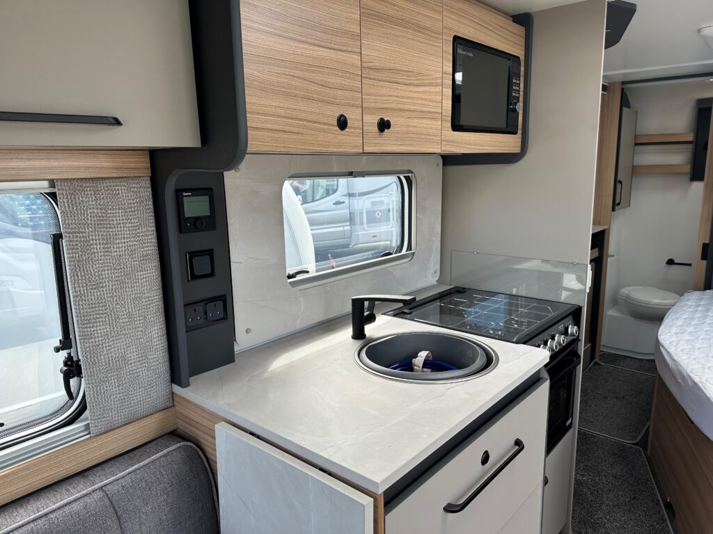 2026 Bailey Phoenix 440 Black Edition 25284 12 Scaled