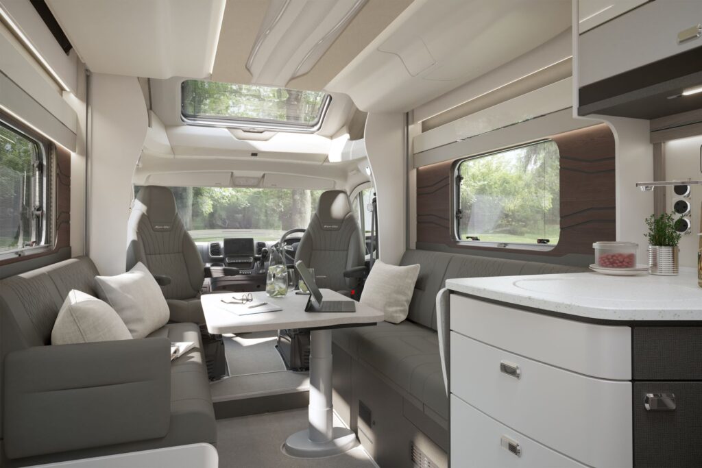 2027 Kontiki 740 FrontLounge SS 22 06 2026 1920x1920 1